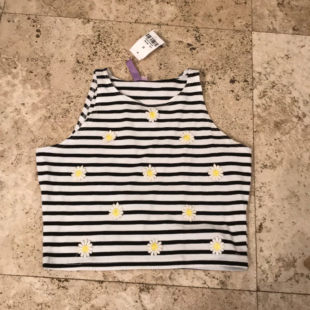 Stripped white and black crop top